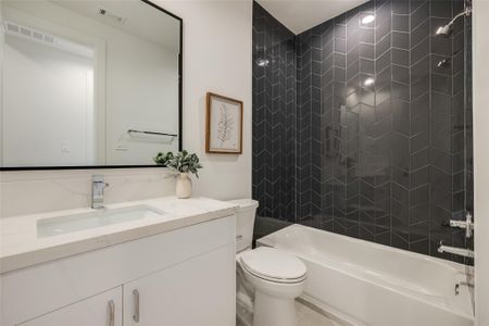 New construction Single-Family house 1634 Castle Ct, Houston, TX 77006 - image 14