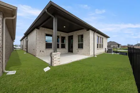 New construction Single-Family house 217 Raveena Blvd, Justin, TX 76247 plan Carmina - image 3