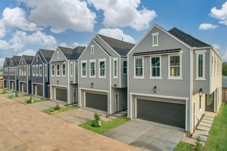 New construction Single-Family house 308 Charlock Street, Houston, TX 77022 - photo 0