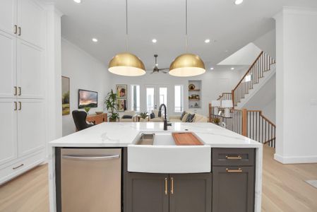 New construction Single-Family house 925 Fisher St, Unit E, Houston, TX 77018 - image 11