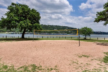 Lake Travis privileges with 9 waterfront parks!