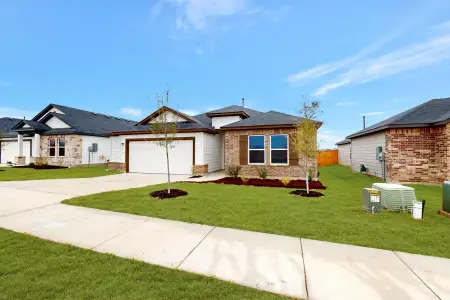 New construction Single-Family house 19913 Hirono Dr, Manor, TX 78653 plan Pizarro I - Smart Series - image