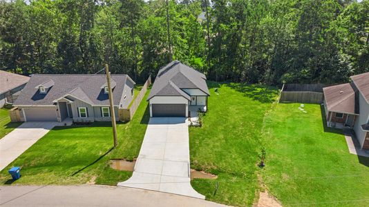 New construction Single-Family house 114 Indian Creek St, Willis, TX 77378 - image