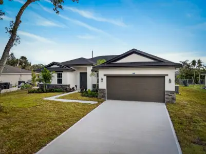 New construction Single-Family house 627 Russ Rd, Fort Pierce, FL 34982 - image