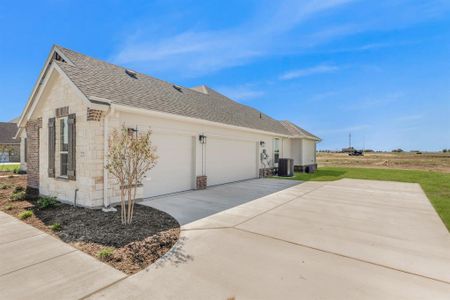 New construction Single-Family house 2213 Meteor Dr, Krum, TX 76249 Colorado II- photo 5 5