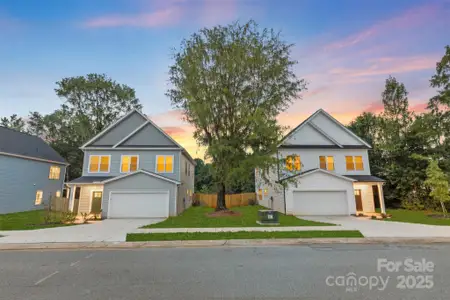 New construction Single-Family house 9503 Weston Woods Ln, Charlotte, NC 28216 - image
