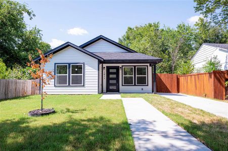 New construction Single-Family house 1411 E Terrell, Fort Worth, TX 76104 - image