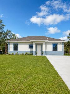 New construction Single-Family house 3052 S Beechwood Cir, Labelle, FL 33935 - image