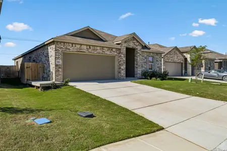 New construction Single-Family house 5801 Musquiz Rdg, Seguin, TX 78155 plan Langley - image