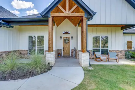 New construction Single-Family house 304 Red Roan Rd, Weatherford, TX 76087 - image