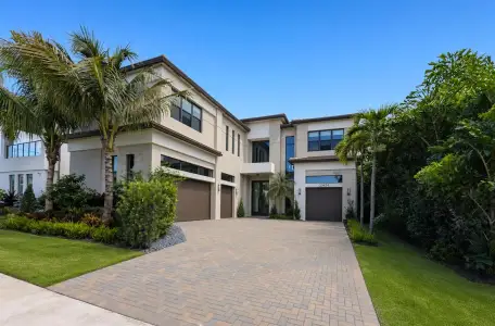 New construction Single-Family house 20434 Rosewood Garden Wy, Boca Raton, FL 33434 - image