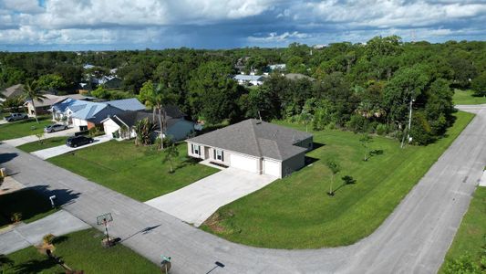 New construction Single-Family house 1602 Se Mansfield St, Port St. Lucie, FL 34952 - image