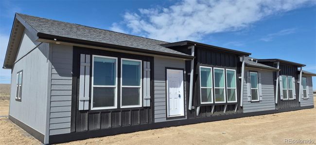 New construction Single-Family house 5117 Pass Me By Rd, Strasburg, CO 80136 - image