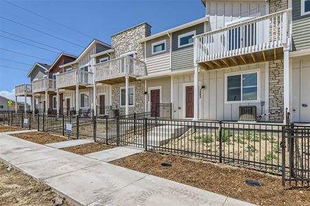 New construction Townhouse house 2752 Bear Springs Cir, Longmont, CO 80501 Ridgeline- photo 4 4