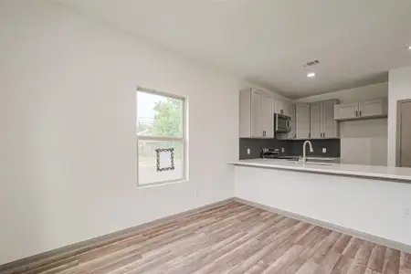 New construction Single-Family house 1101 Johnson St, Baytown, TX 77520 - image