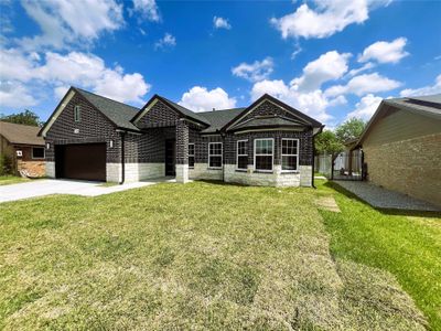 New construction Single-Family house 8914 Ivy Spring Ln, Houston, TX 77088 - image