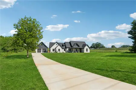 New construction Single-Family house 4425 Clarks Bridge Rd, Gainesville, GA 30506 - image