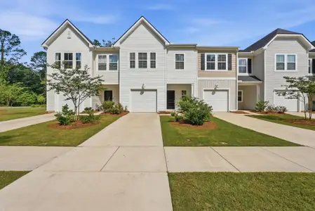 New construction Townhouse house 4005 E Associate Dr, North Charleston, SC 29418 - image