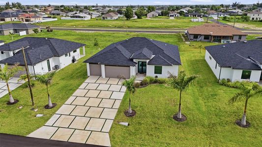 New construction Single-Family house 325 Ne 15Th Ter, Cape Coral, FL 33909 - image