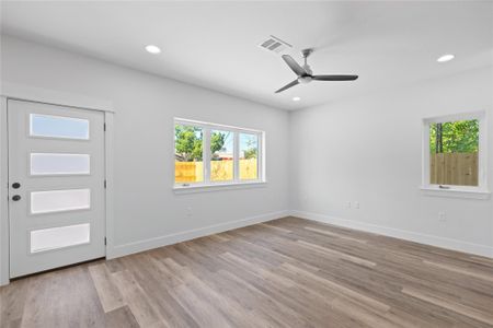 New construction Condo/Apt house 909 Vargas Rd, Unit A, Austin, TX 78741 - photo 4 4