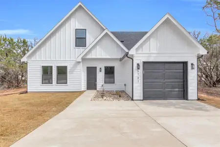 New construction Single-Family house 5731 Barkridge Dr, Granbury, TX 76048 null- photo 0