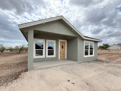 New construction Single-Family house 1416 Corgey Rd, Pleasanton, TX 78064 - image