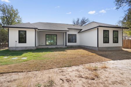 New construction Single-Family house 142 Waikakaaua Dr, Bastrop, TX 78602 null- photo 32 32