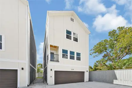 New construction Single-Family house 3808 Yale St, Houston, TX 77018 - image