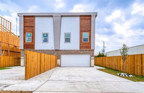 New construction Townhouse house 10115 Porto Rico Rd, Houston, TX 77041 - photo 0