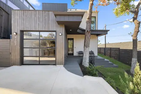 New construction Single-Family house 4707 Reyes St, Unit 2, Austin, TX 78721 - image