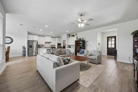 New construction Single-Family house 1009 Moss Grove Trl, Justin, TX 76247 plan Cromwell - image 18