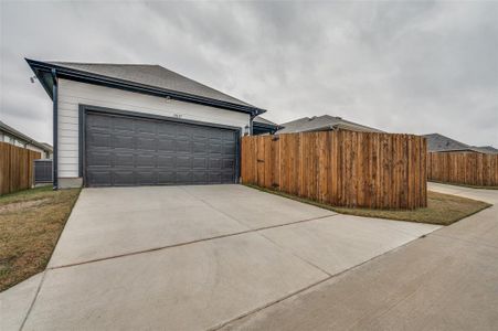 New construction Single-Family house 11037 Firebrush Ln, Fort Worth, TX 76108 plan The Coronado - image