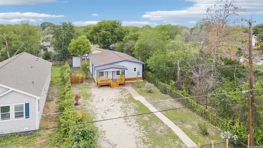 New construction Single-Family house 426 Ike St, San Antonio, TX 78211 - image