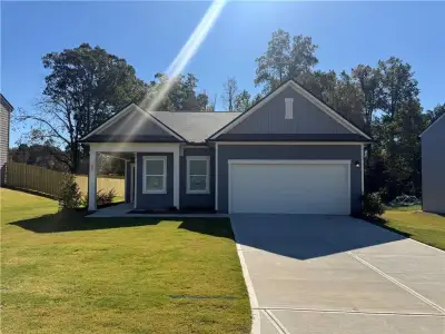 New construction Single-Family house 22 Crescent Dr, Carrollton, GA 30116 - image