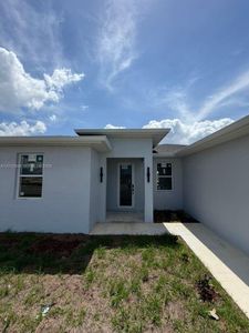 New construction Single-Family house 3629 E Gator Cir, Cape Coral, FL 33909 - image