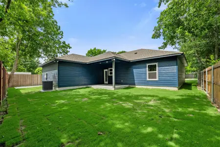 New construction Single-Family house 114 S Ellis St, Lancaster, TX 75146 - image