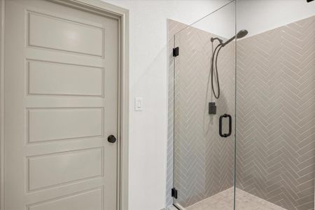 New construction Single-Family house 5707 Stonegate Cir, Granbury, TX 76048 - image 15