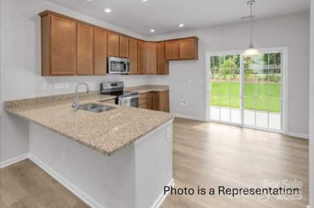 Laurel Gourmet Kitchen/Dining Area