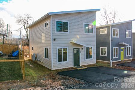 New construction Single-Family house 108 Lager Ln, Asheville, NC 28806 - image