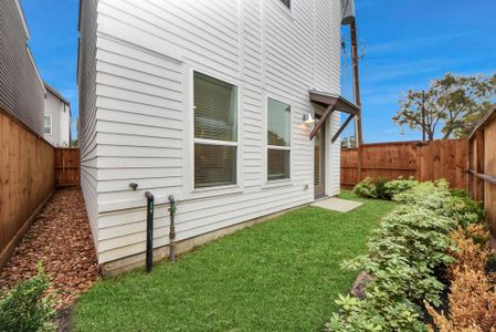 New construction Single-Family house 7504 Carver Rd, Unit D, Houston, TX 77088 - image 4