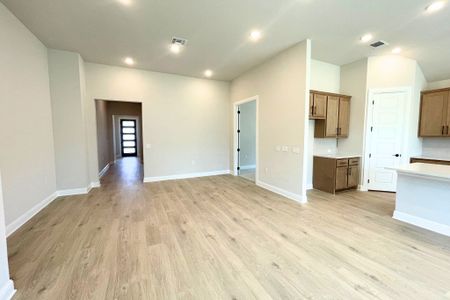 New construction Single-Family house 9605 Gladsome Path, Manor, TX 78653 plan Taylor - image 15