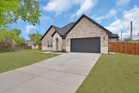 New construction Single-Family house 906 N State St, Decatur, TX 76234 - image