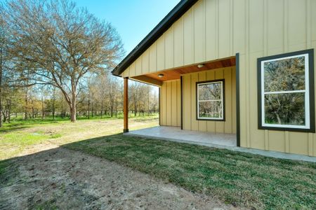 New construction Single-Family house 121 Waimalu Ct, Bastrop, TX 78602 null- photo 24 24