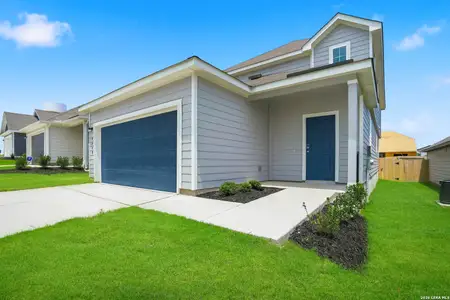 New construction Single-Family house 8543 Catnip Pass, Elmendorf, TX 78112 plan The Redbud - image