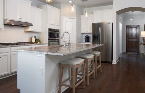 Spacious Eat-In Kitchen