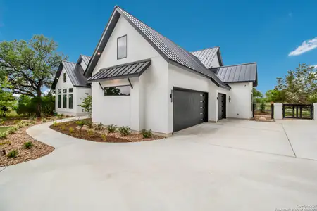 New construction Single-Family house 430 Arthur Ct, Spring Branch, TX 78070 - image