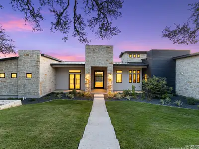 New construction Single-Family house 2018 Paradisepkwy, Canyon Lake, TX 78133 - image