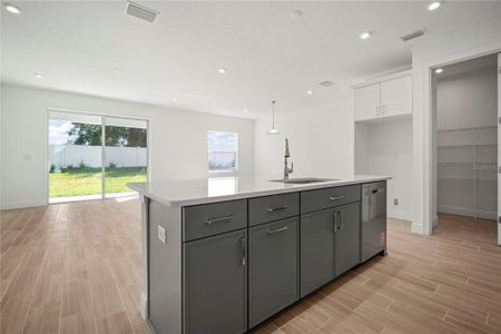 New construction Single-Family house 2949 Stewart Creek Cir, Plant City, FL 33565 - image 5