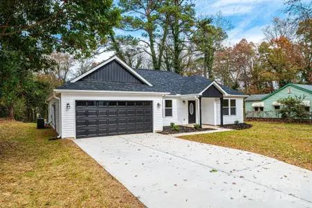 New construction Single-Family house 113 10Th Ave Se, Hickory, NC 28602 - image