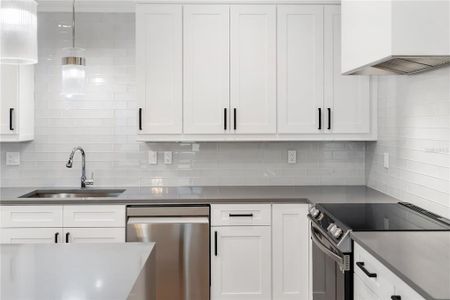 New construction Single-Family house 2355 Bahia Vista St, Sarasota, FL 34239 - image 10